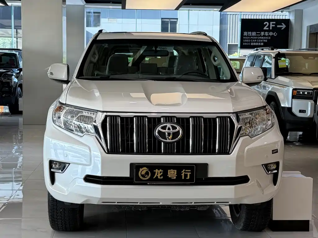 Toyota Land Cruiser Prado 2023 4.0L GXR