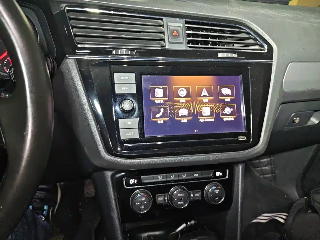 Volkswagen Tiguan L — миниатюра 9