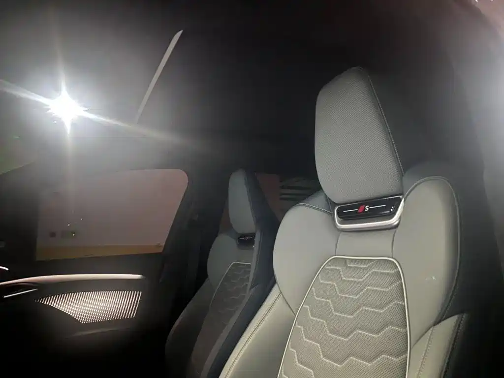 Audi Q6L e-tron — миниатюра 2