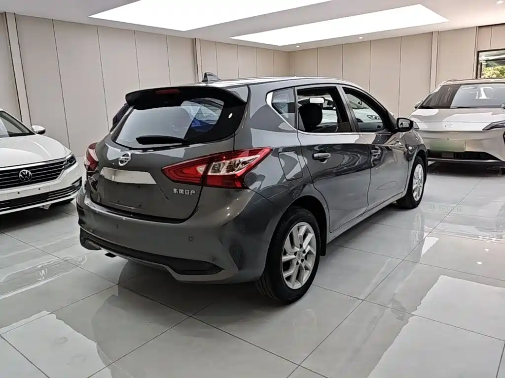 Nissan Tiida 2021 1.6L CVT