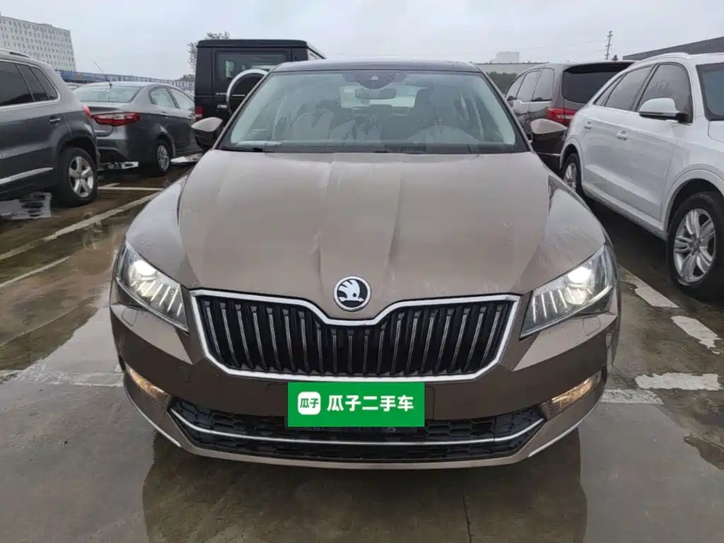 Skoda Superb — миниатюра 3