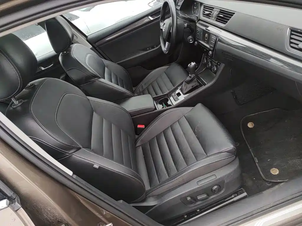 Skoda Superb — миниатюра 25