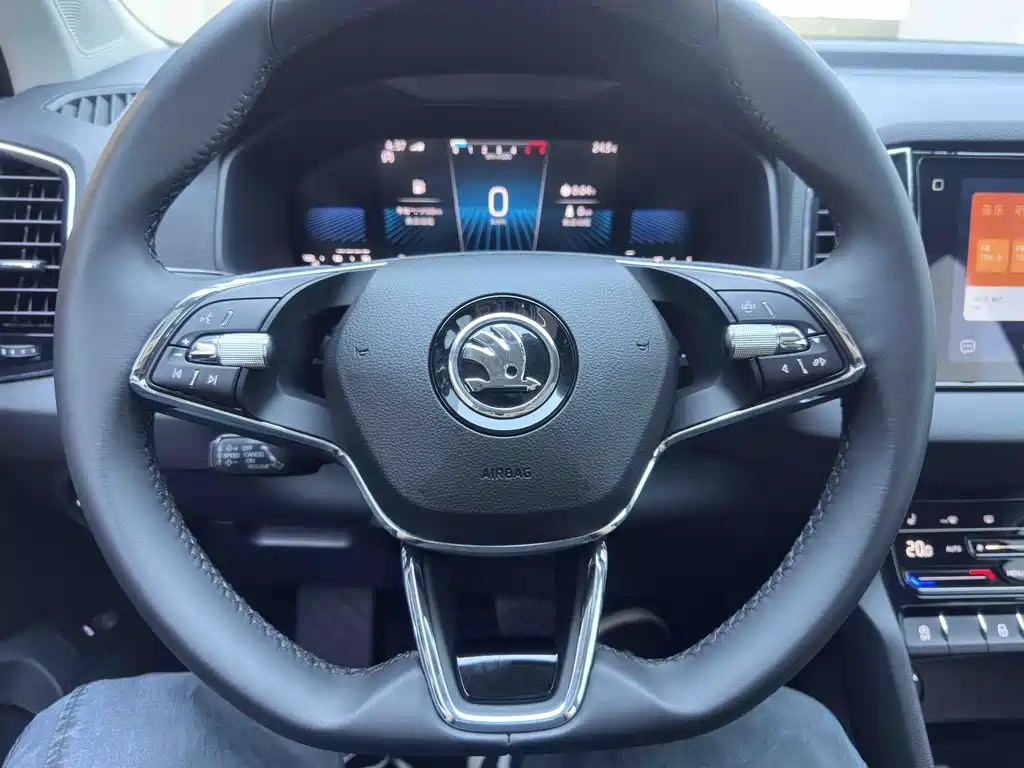 Skoda Karoq — миниатюра 12