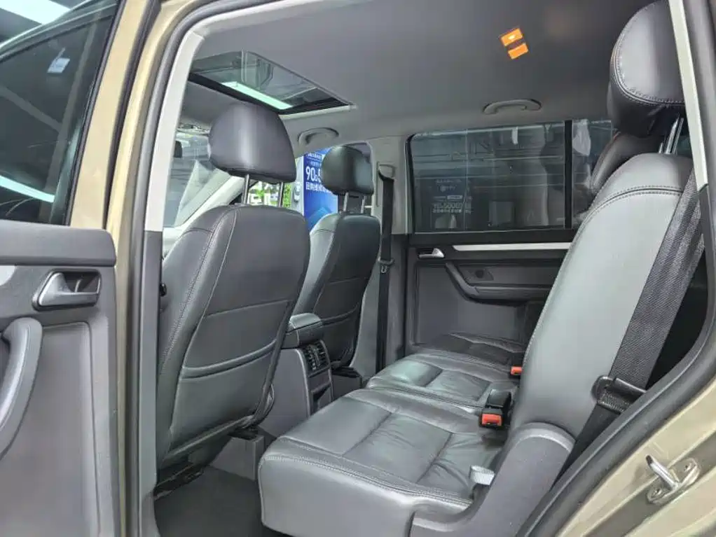 Volkswagen Touran — миниатюра 8