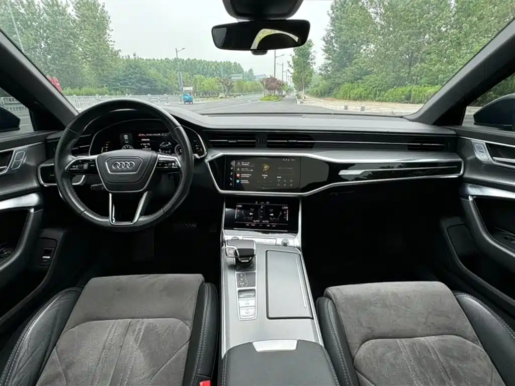 Audi A6L 2023 40 TFSI Luxury