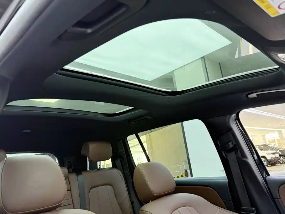 Mercedes-Benz GLB — миниатюра 9