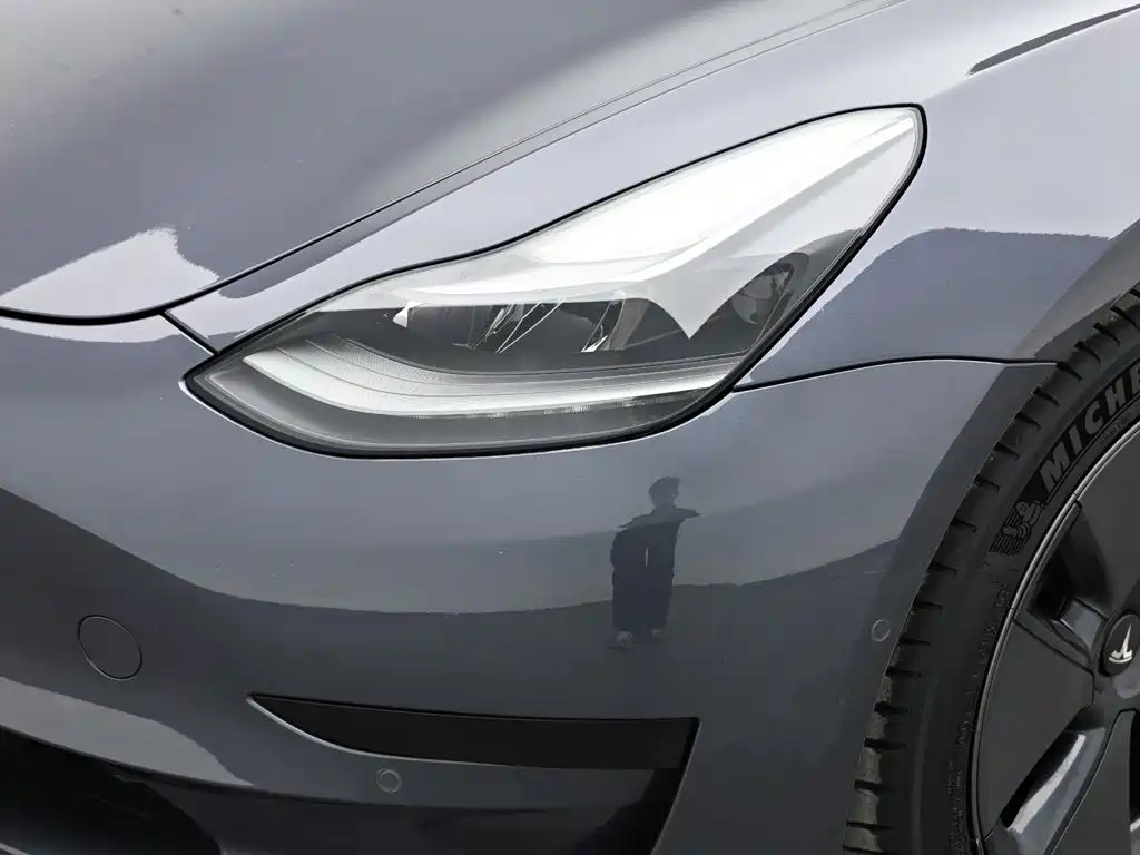 Tesla Model 3 — миниатюра 18