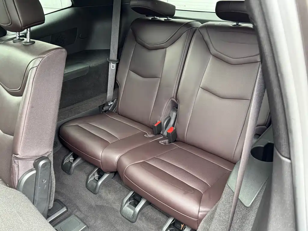 Cadillac XT6 — миниатюра 12