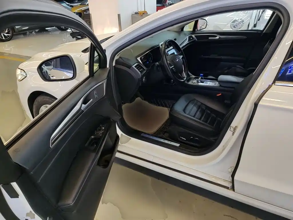 Ford Mondeo — миниатюра 16