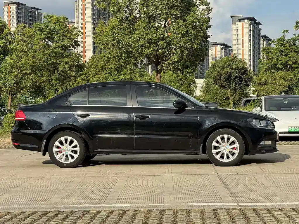 Volkswagen Lavida — миниатюра 2