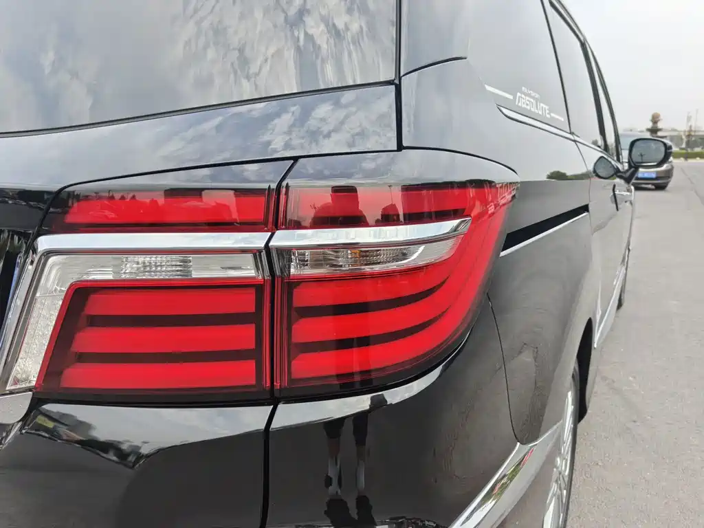 Honda Elysion — миниатюра 5