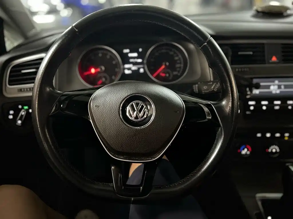 Volkswagen Golf — миниатюра 9