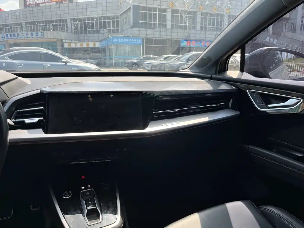 Audi Q4 e-tron — миниатюра 9