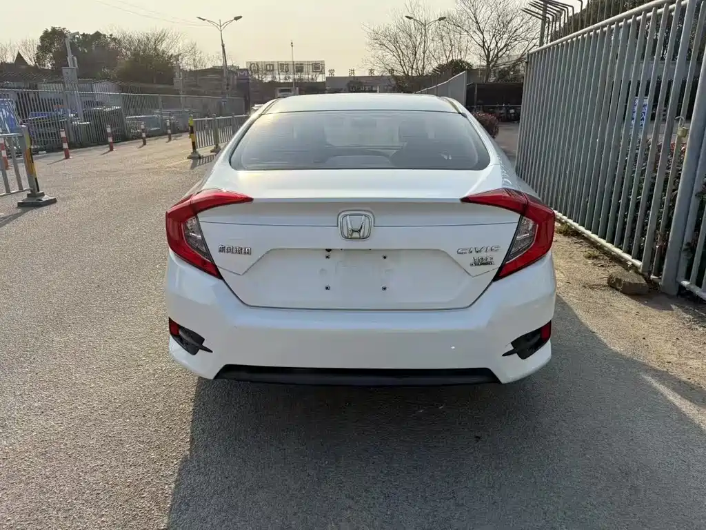 Honda Civic — миниатюра 9