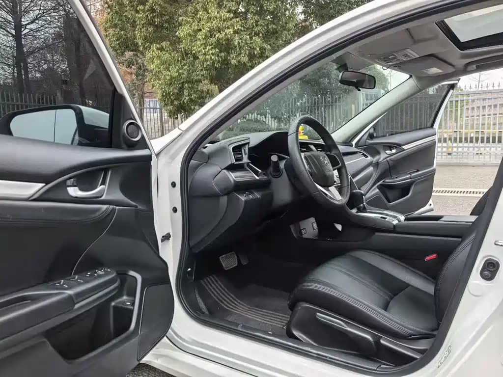 Honda Civic — миниатюра 5