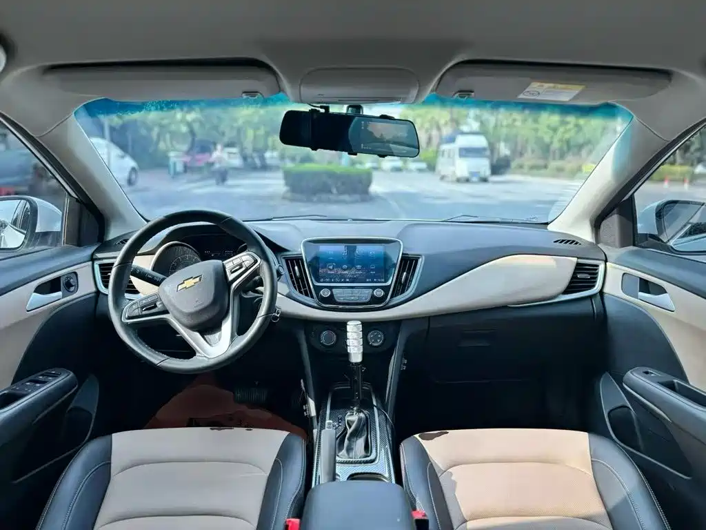 Chevrolet Monza — миниатюра 10
