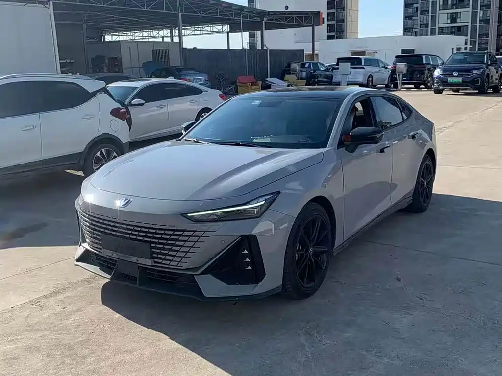 Changan UNI-V 2022 1.5T Luxury