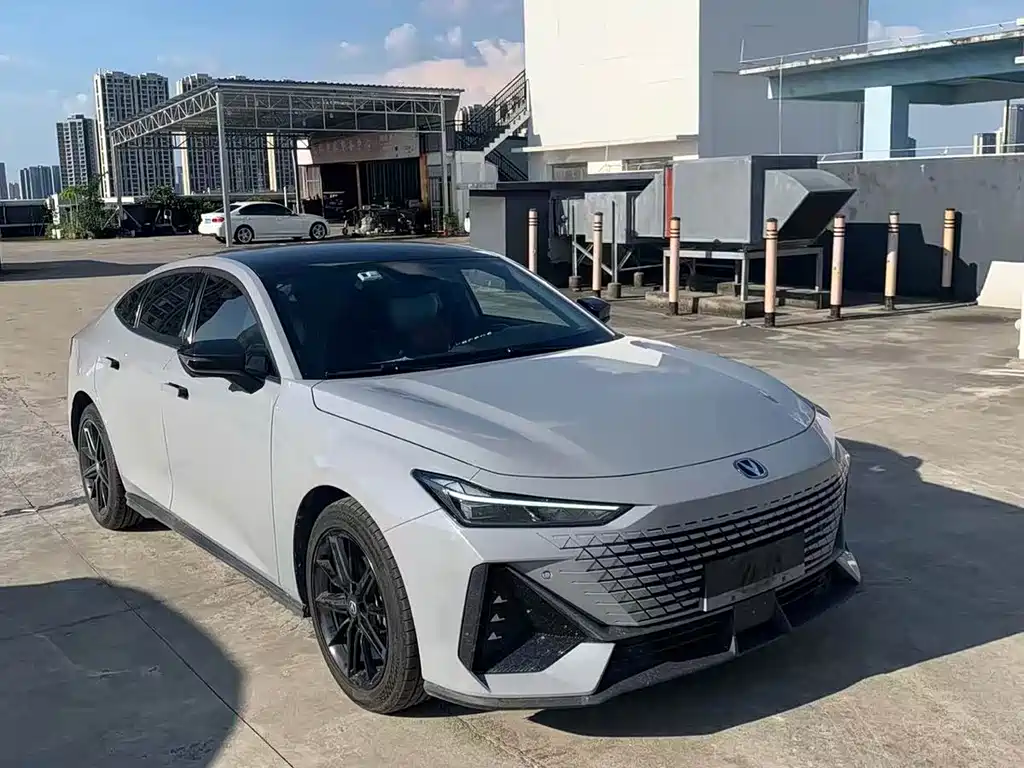 Changan UNI-V 2022 1.5T Luxury