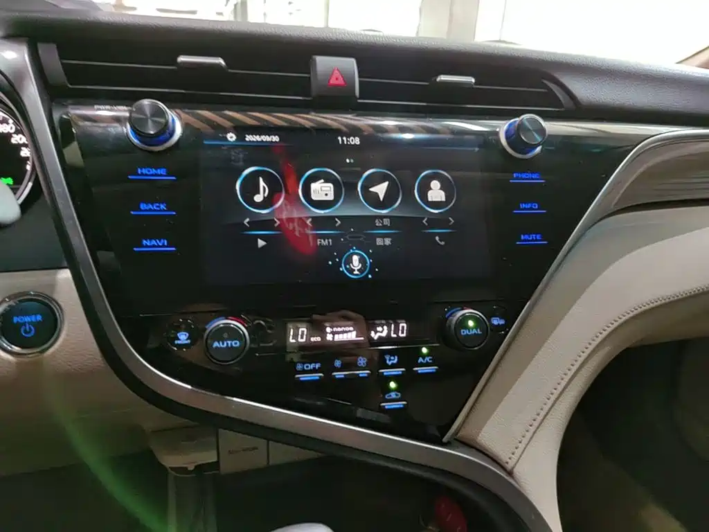 Toyota Camry — миниатюра 13