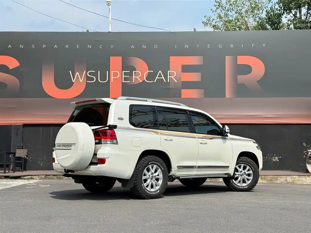 Toyota Land Cruiser 2018 4.6L AT