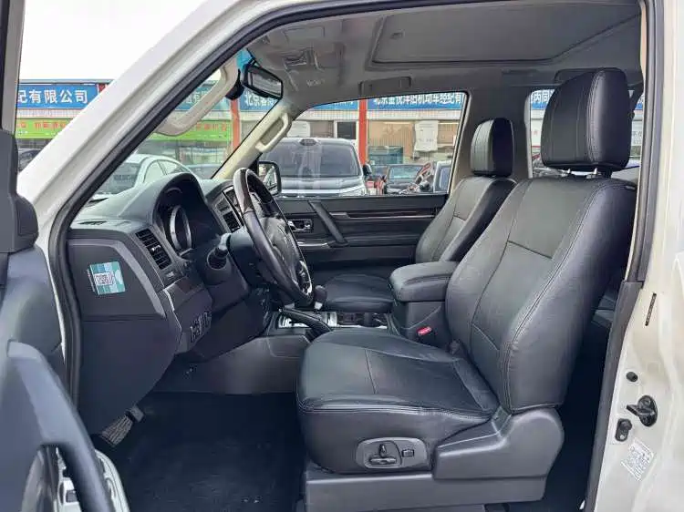 Mitsubishi V87 2018 3.8L