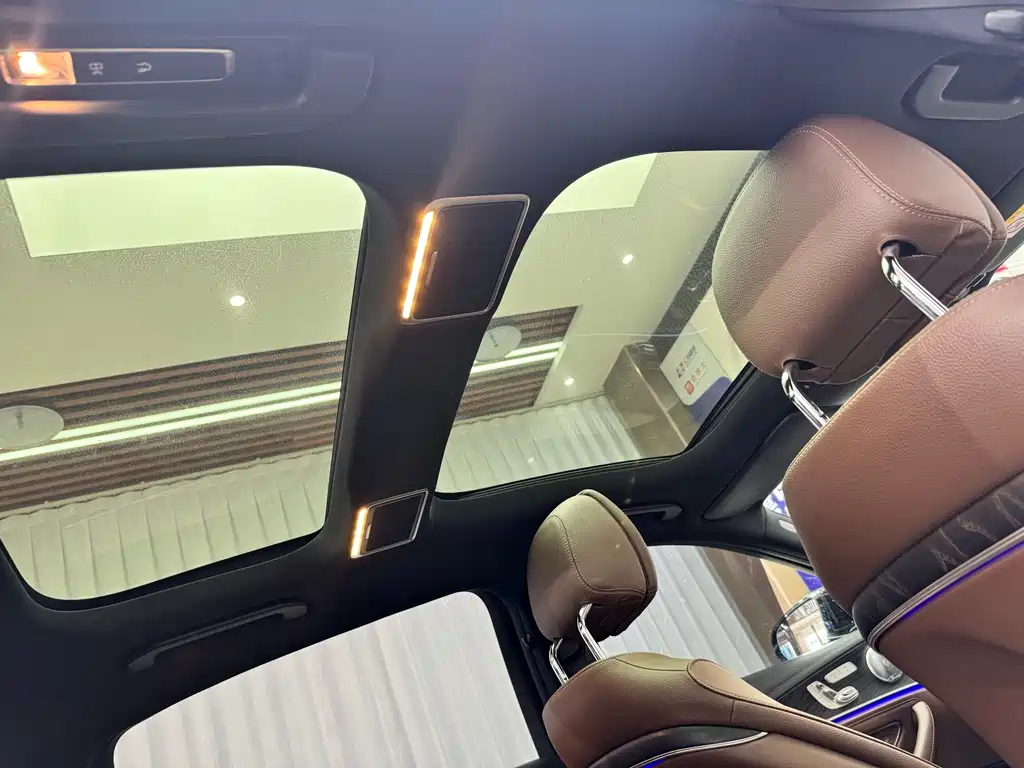 Mercedes-Benz E-Class — миниатюра 18