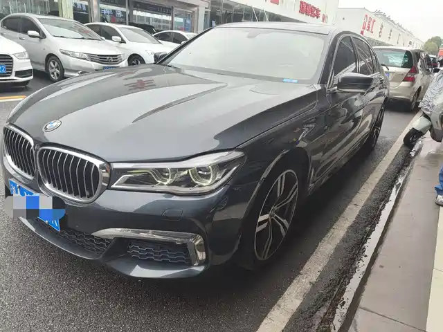 BMW 7 SERIES