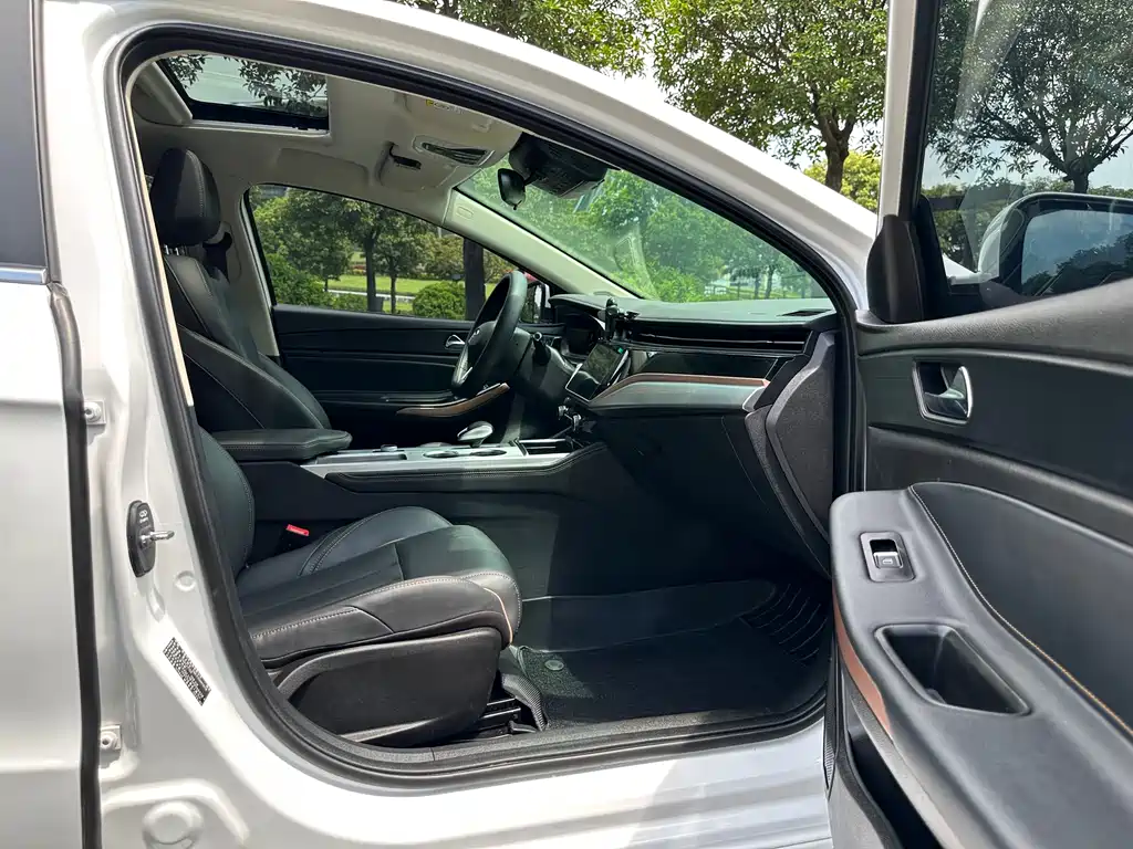 Chery 5 PLUS 2023 1.5T CVT PLUS