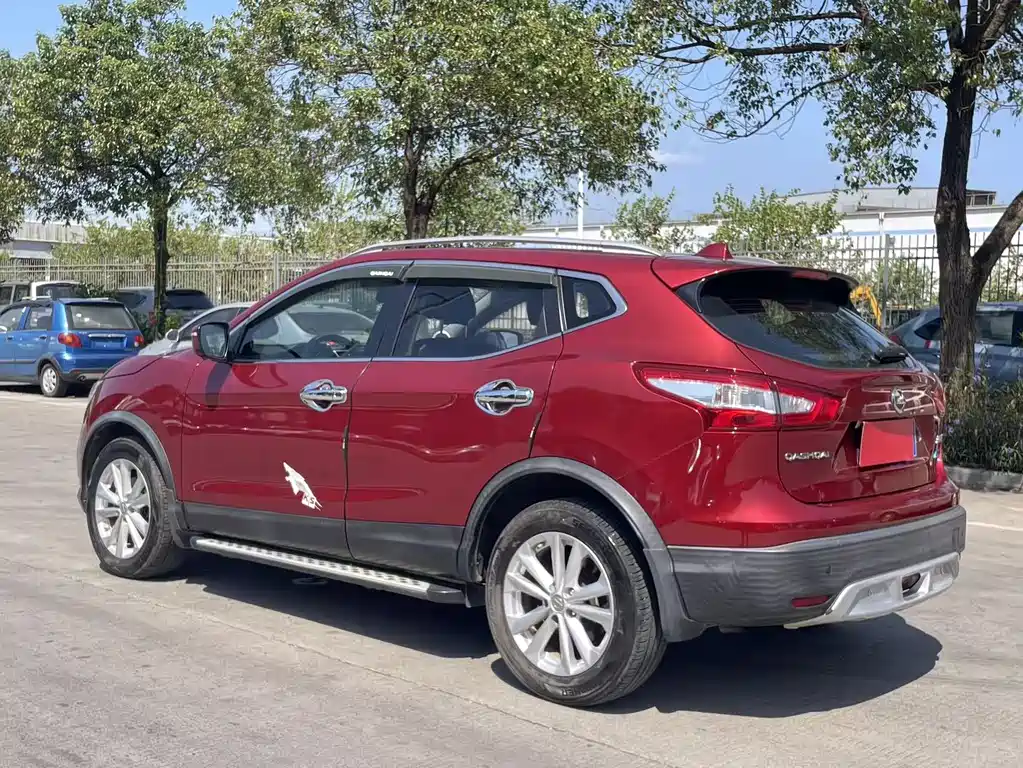 Nissan Qashqai — миниатюра 7