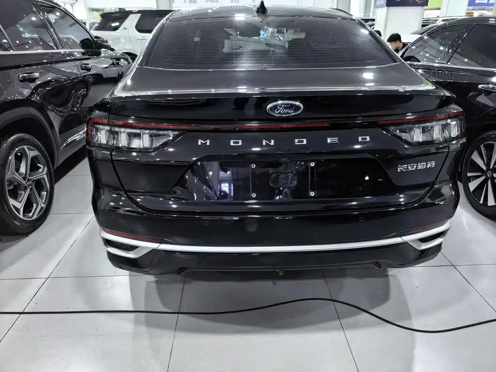 Ford Mondeo — миниатюра 10
