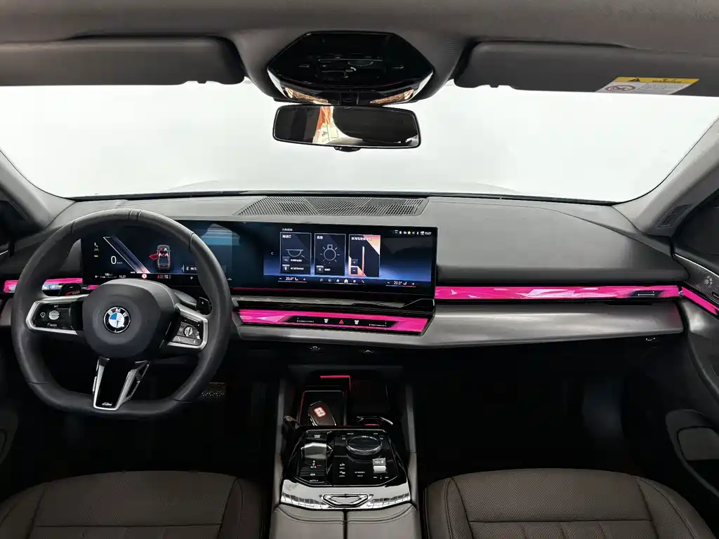 BMW 5 Series — миниатюра 13