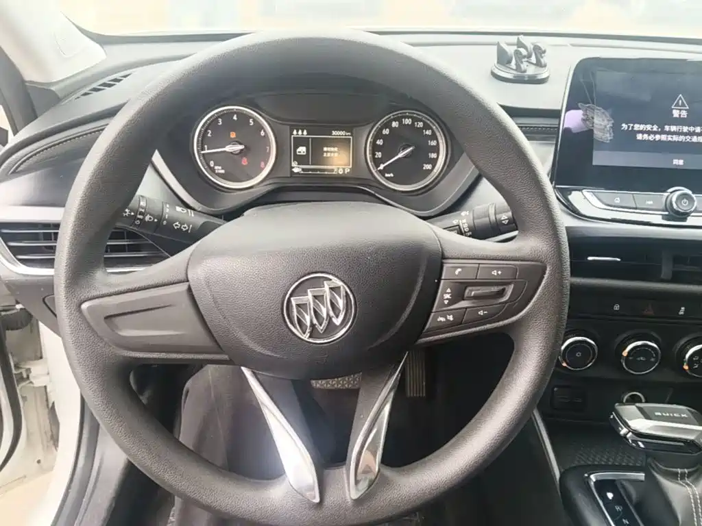 Buick Verano — миниатюра 11
