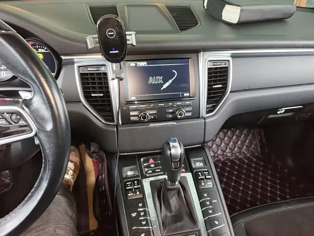 Porsche Macan — миниатюра 13