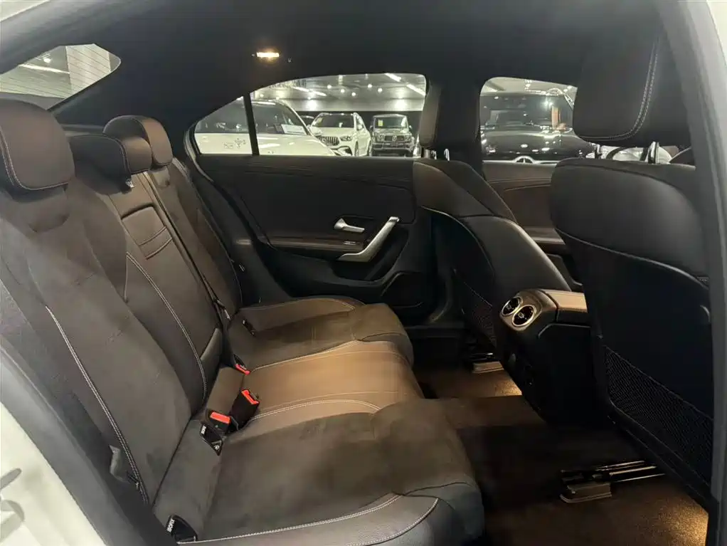 Mercedes-Benz A-Class 2022 — фото 16