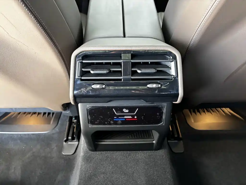 BMW 5 Series — миниатюра 19