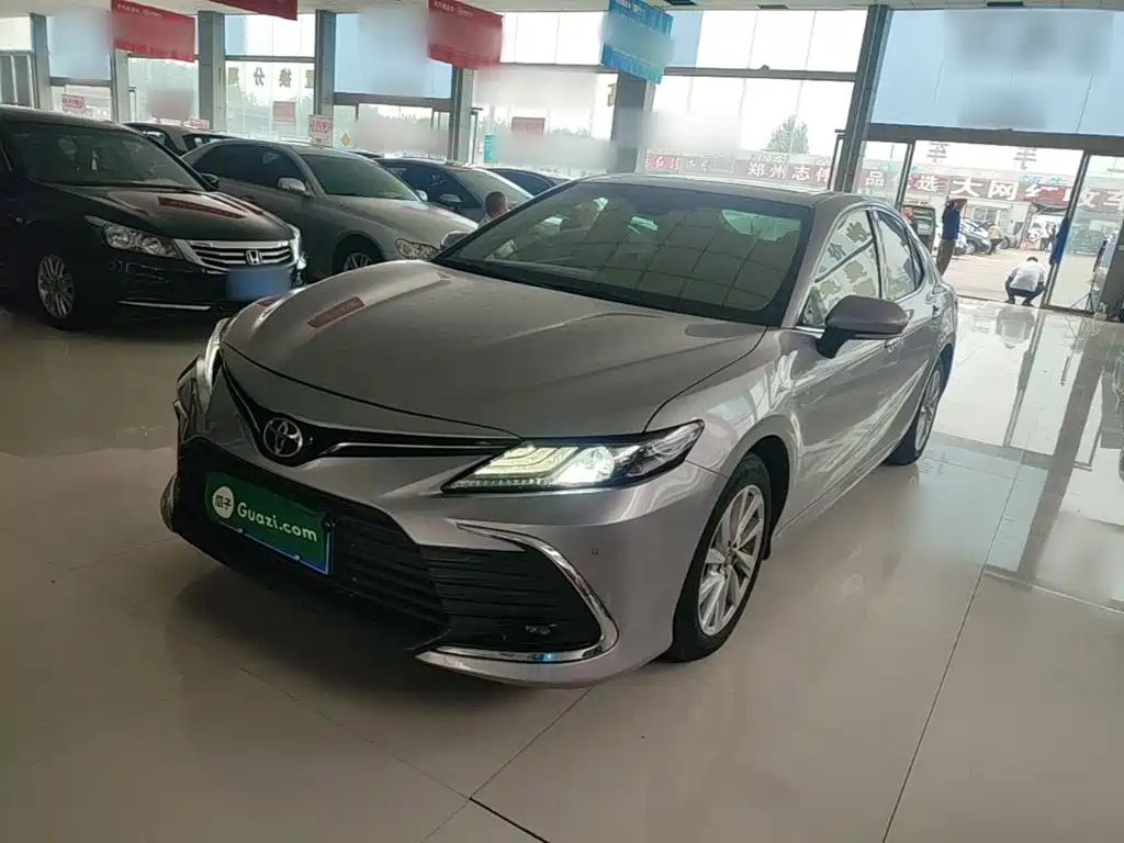 Toyota Camry — миниатюра 2