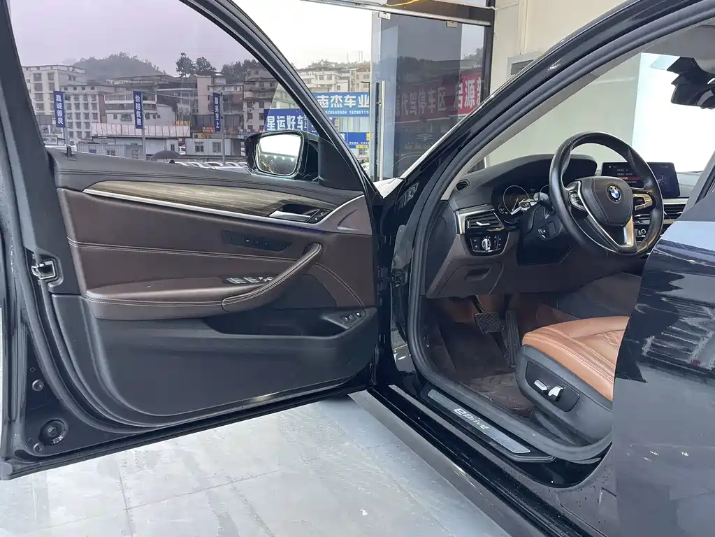 BMW 5 Series 5 2019 530Le Luxury