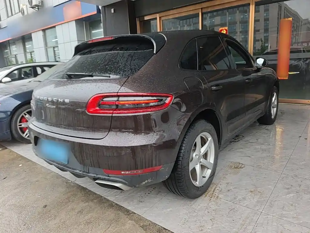 Porsche Macan — миниатюра 7