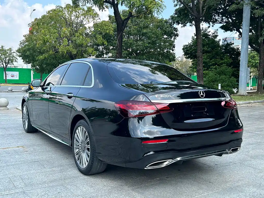 Mercedes-Benz E-Class — миниатюра 16