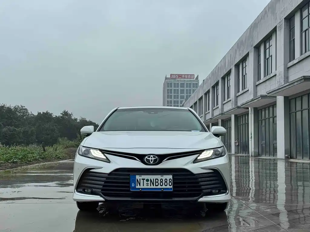 Toyota Camry — миниатюра 2