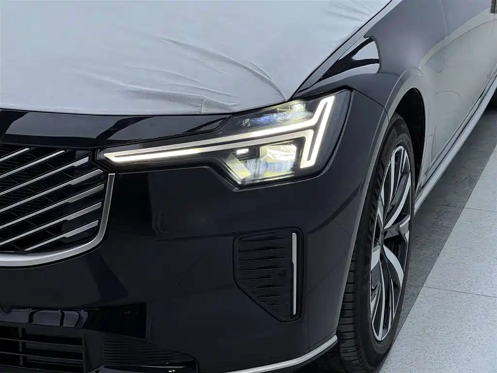 Volvo S90 2026 B5 Luxury