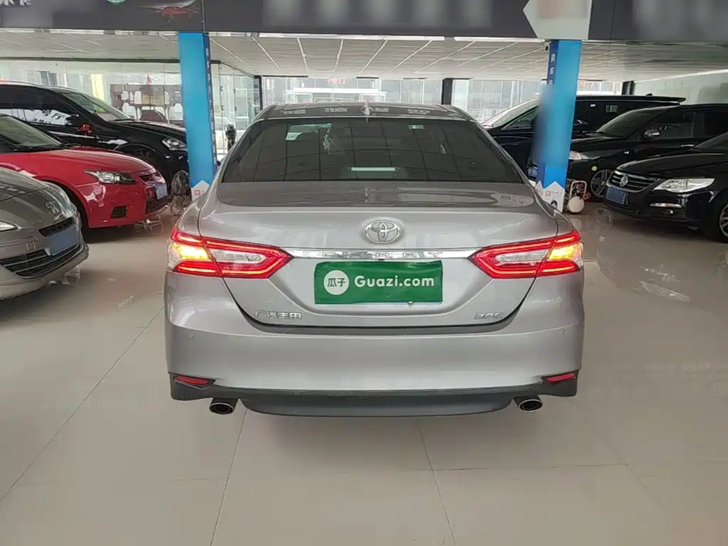 Toyota Camry — миниатюра 6