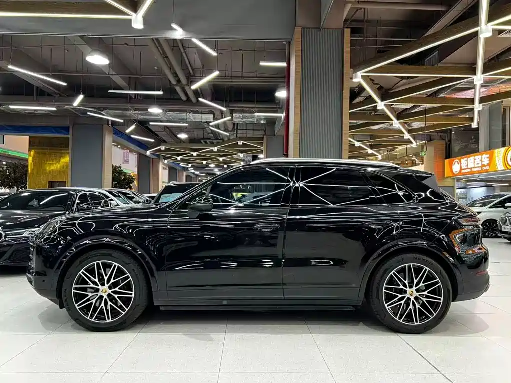 Porsche Cayenne 2024 — фото 13