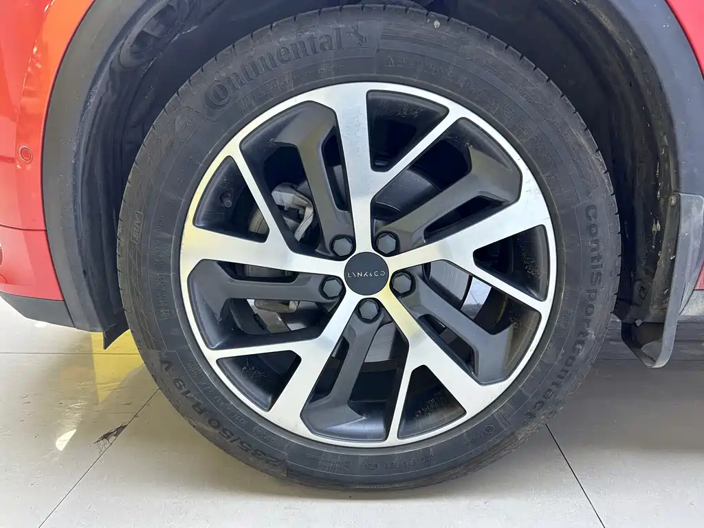 Lynk & Co 01 2017 2.0T Pro