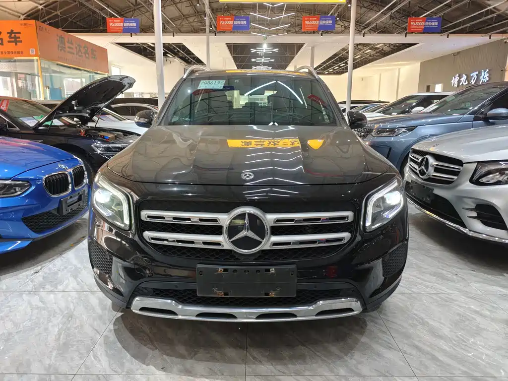 MERCEDES-BENZ GLB