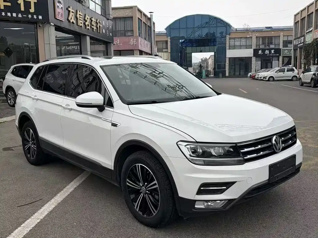 Volkswagen Tiguan L — миниатюра 3