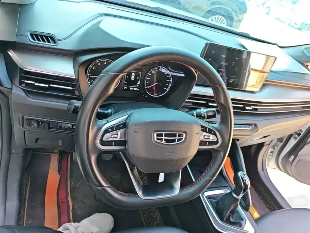 Geely Vision X3 — миниатюра 5