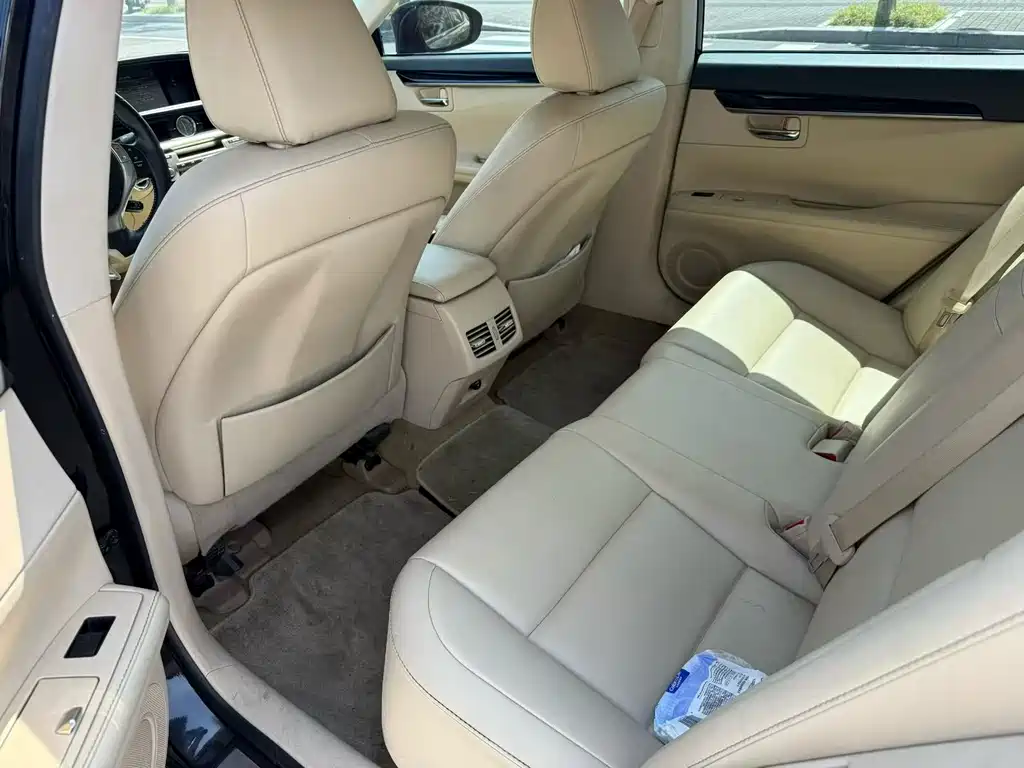 Lexus ES — миниатюра 9