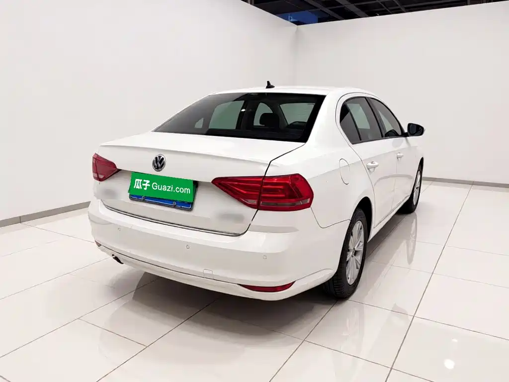Volkswagen Lavida — миниатюра 6