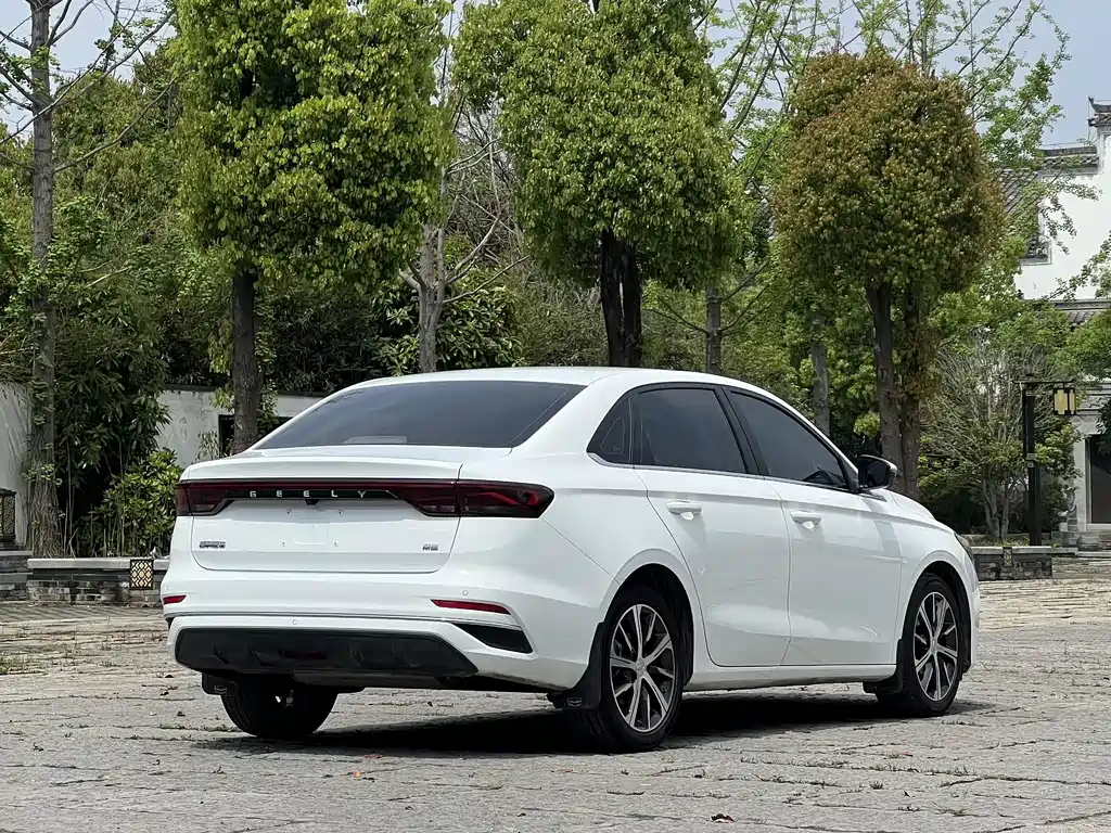 Geely Emgrand 2023 4 Champion 1.5L CVT Luxury
